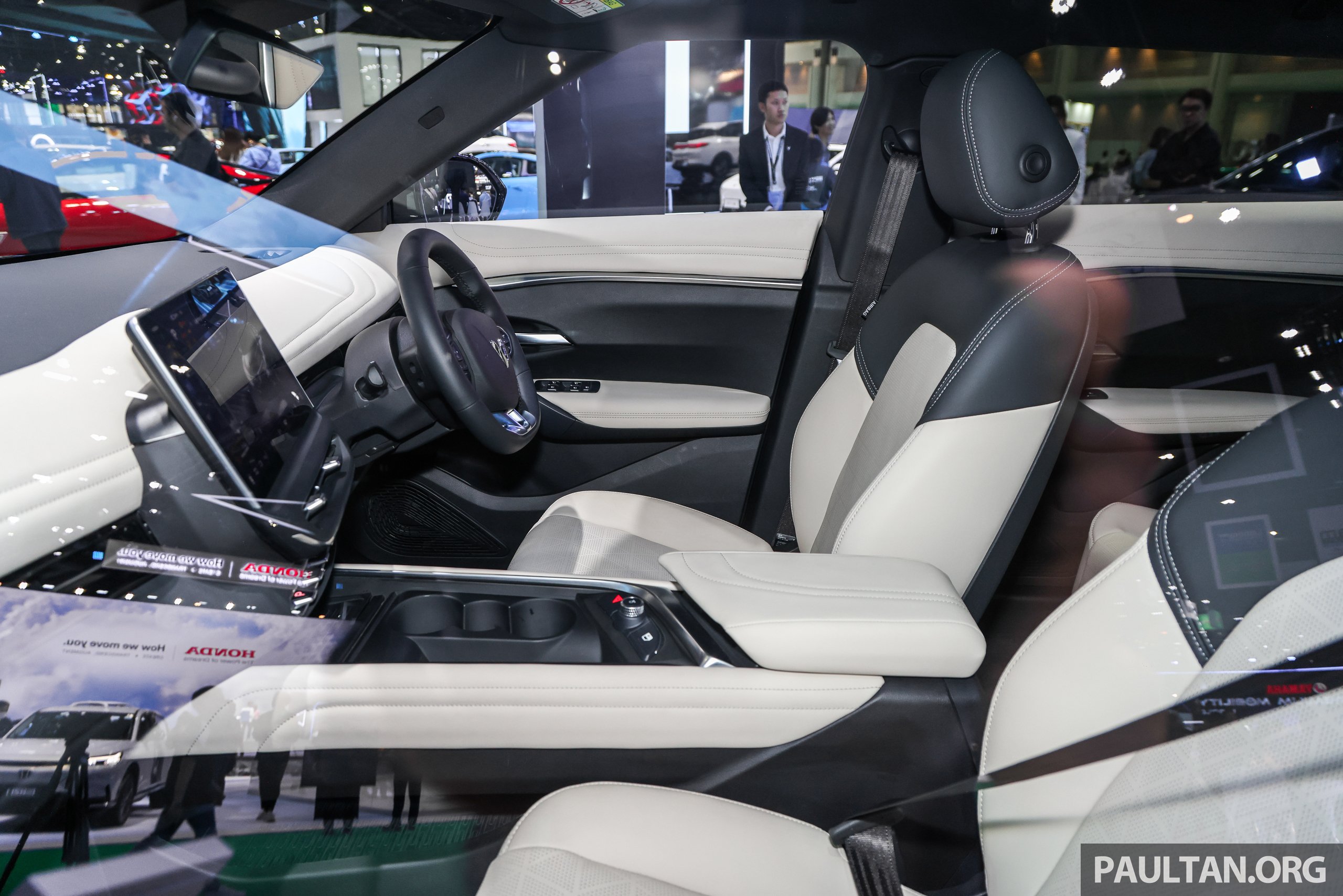 Vinfast VF 7 exterior at 2024 Bangkok International Motor Show